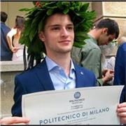 Stundente di ingegneria, disponibile per ripetizioni di matematica, fisica e scienze, sia in presenza a domicilio, sia a distanza, tramite videochiamata. Eventuale aiuto compiti generale e inglese